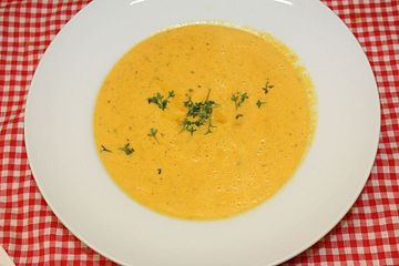 Topinambur-Süßkartoffel-Suppe