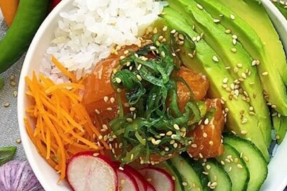 Poké Bowl mit Konjakreis