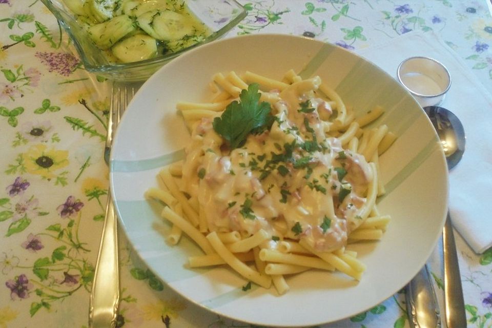 Penne mit cremiger Käsesauce