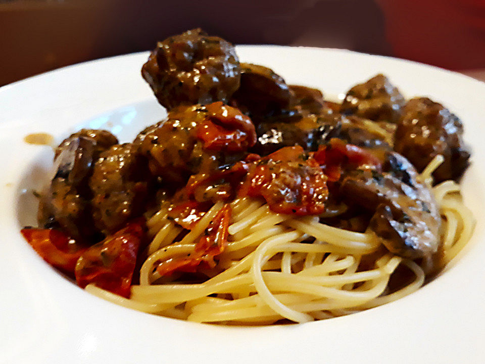 Pasta con Salsiccia e Funghi - Nudeln mit Bratwurst und Pilzen von G ...