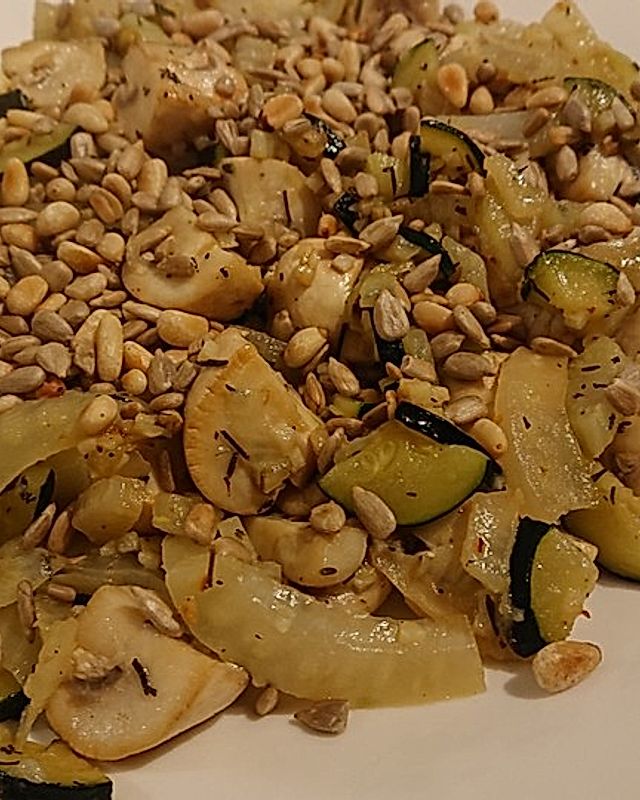 Kernige Fenchel-Zucchini-Champignonpfanne
