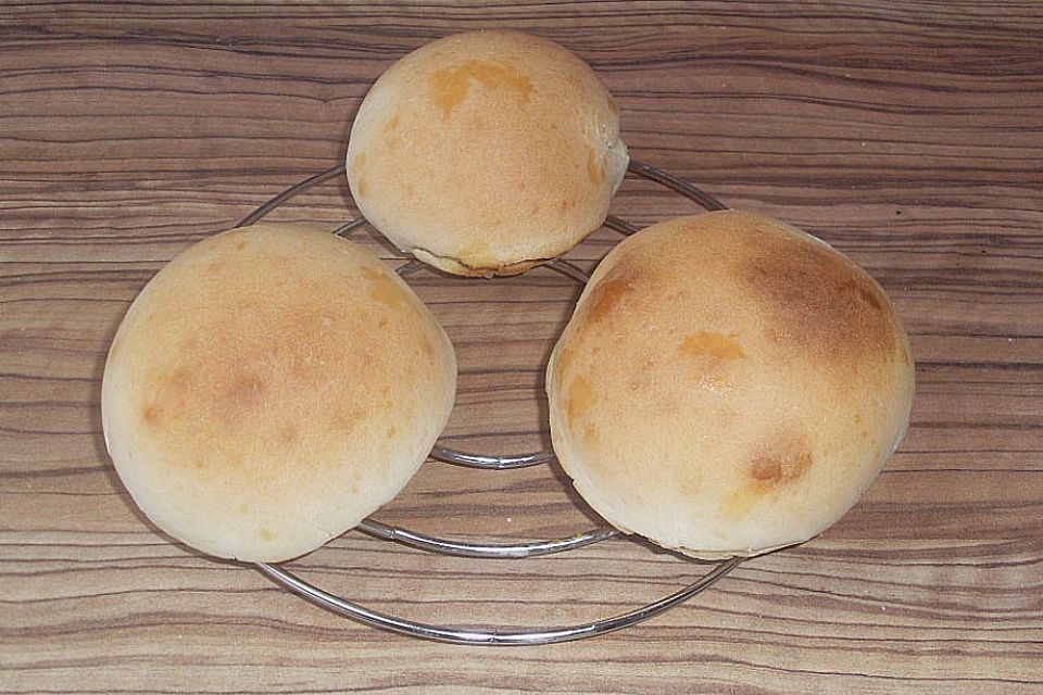 Frische Sonntagsbrötchen Bonifatius