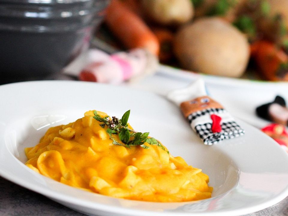 Gelbe Rüben-Mus - schwäbischer Karotten-Kartoffel-Eintopf von kochtrotz ...