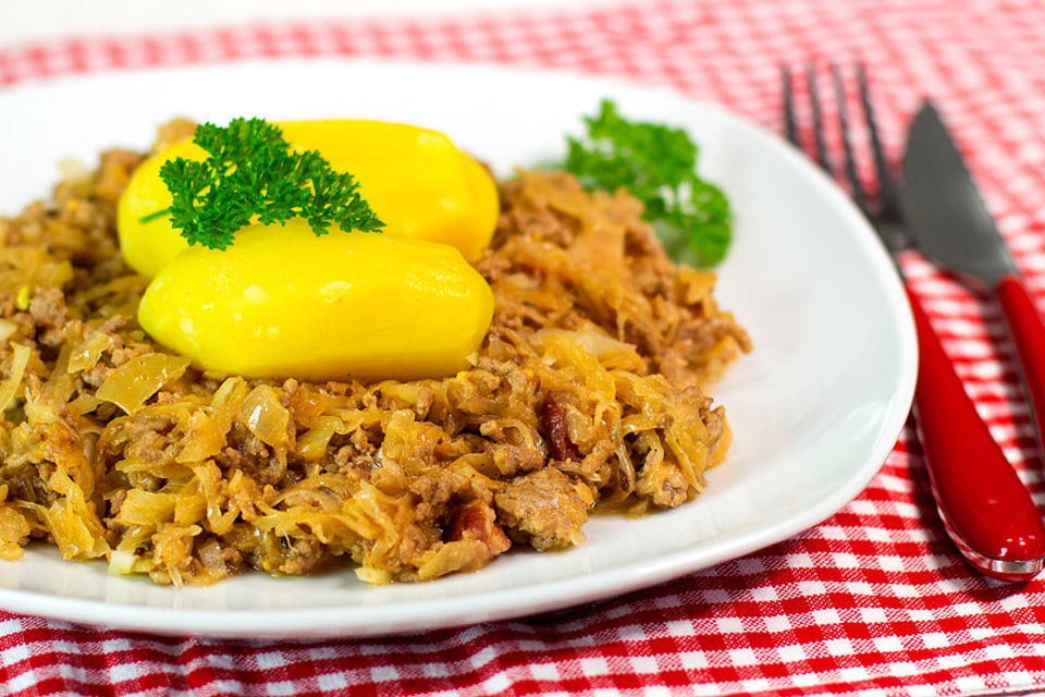 Deftige Hackfleisch-Sauerkrautpfanne