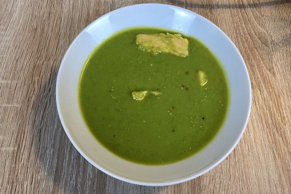 Einfach leckere Erbsensuppe mit Lachs