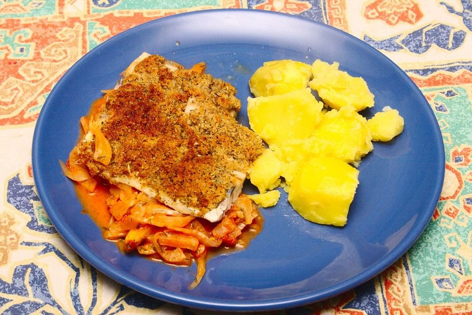 Fischfilet mit Kräuterkruste auf Fenchel-Tomaten