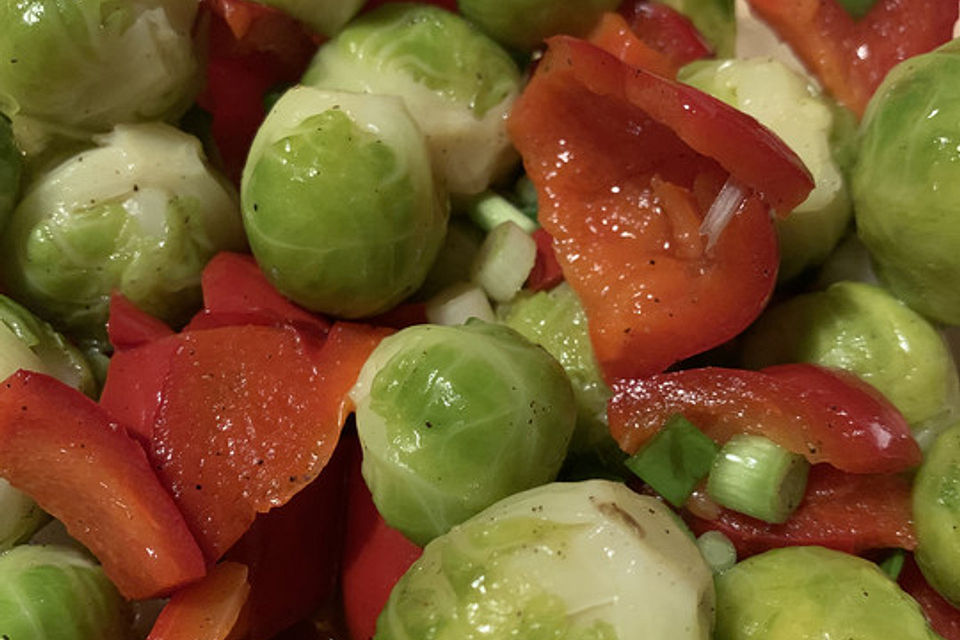 Rosenkohl-Paprika-Salat