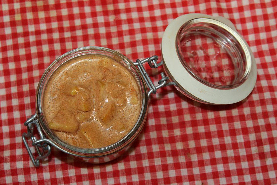 Mamas Apfel-Zwiebel-Sauce mit Curry