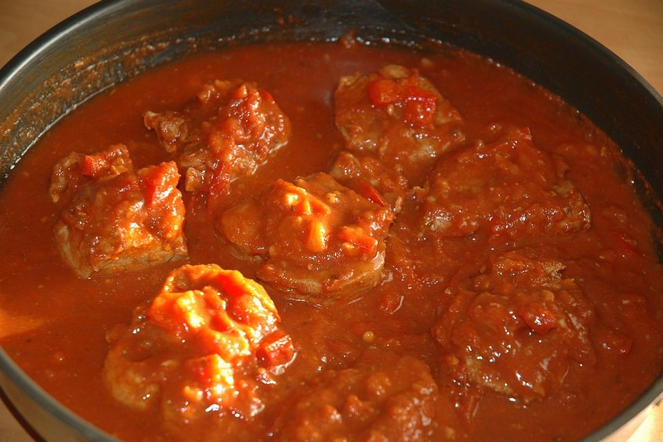 Schweinefilet in pikanter Tomatensoße