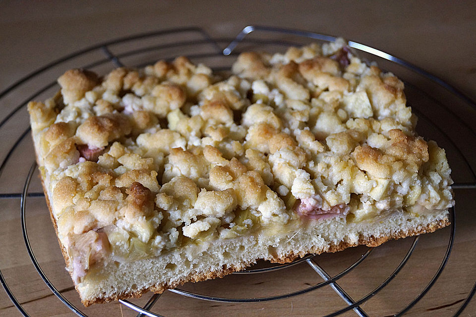 Apfelkuchen mit Streuseln