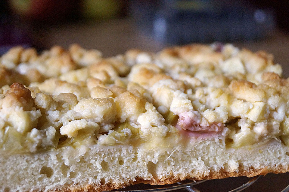 Apfelkuchen mit Streuseln