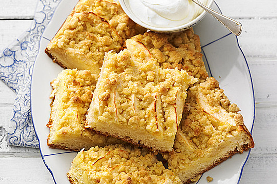 Apfelkuchen mit Streuseln