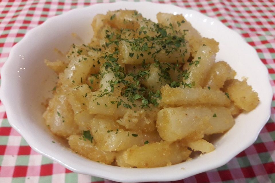 Schwarzwurzeln in brauner Butter mit Semmelbröseln