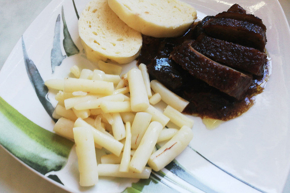 Schwarzwurzeln in brauner Butter mit Semmelbröseln