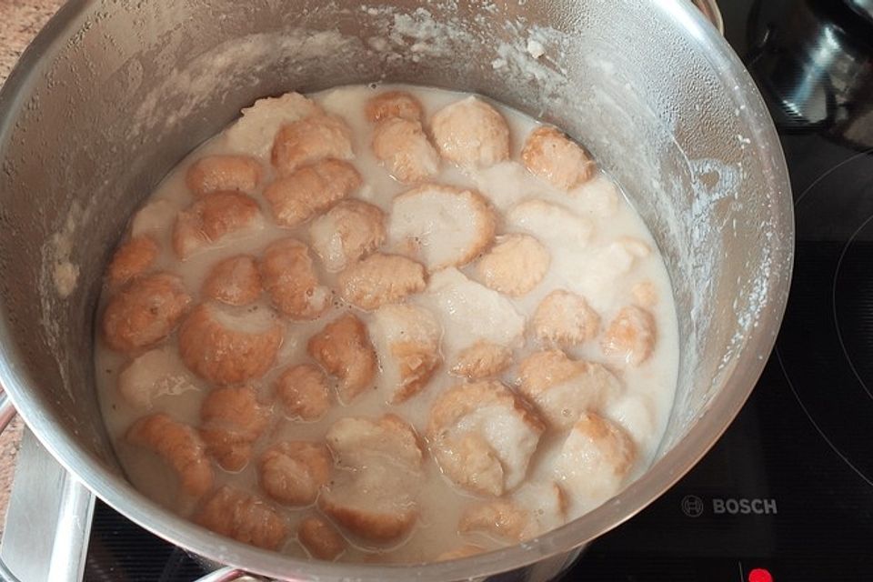 Hunsricker Kleesbriehsupp - Suppe aus Kloßbrühe Hunsrücker Art