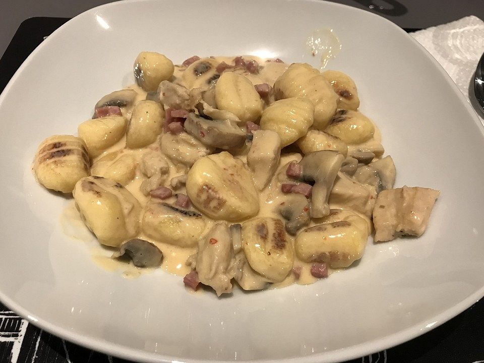 Gnocchi-Pfanne mit Hähnchen und Champignons von Bohnie1980| Chefkoch