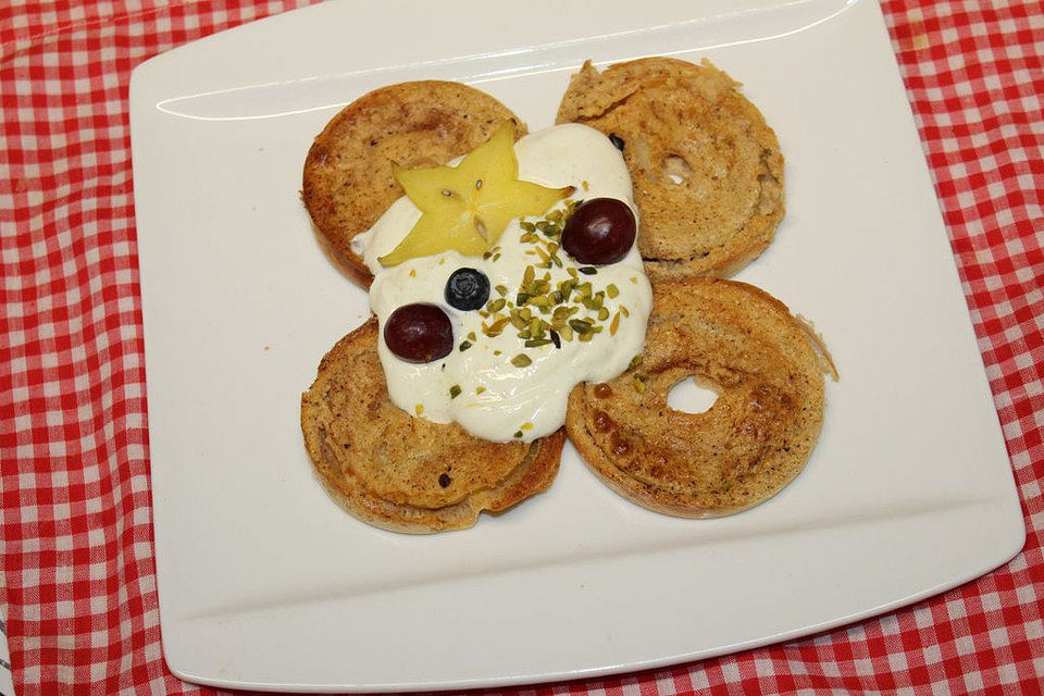 Apfelküchle mit Vanillejoghurt Apfelküchle mit Vanillejoghurt