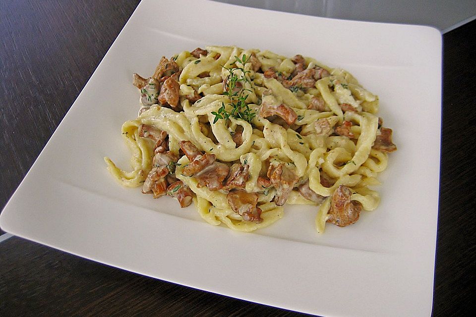 Rahm-Pfifferlinge mit Spätzle