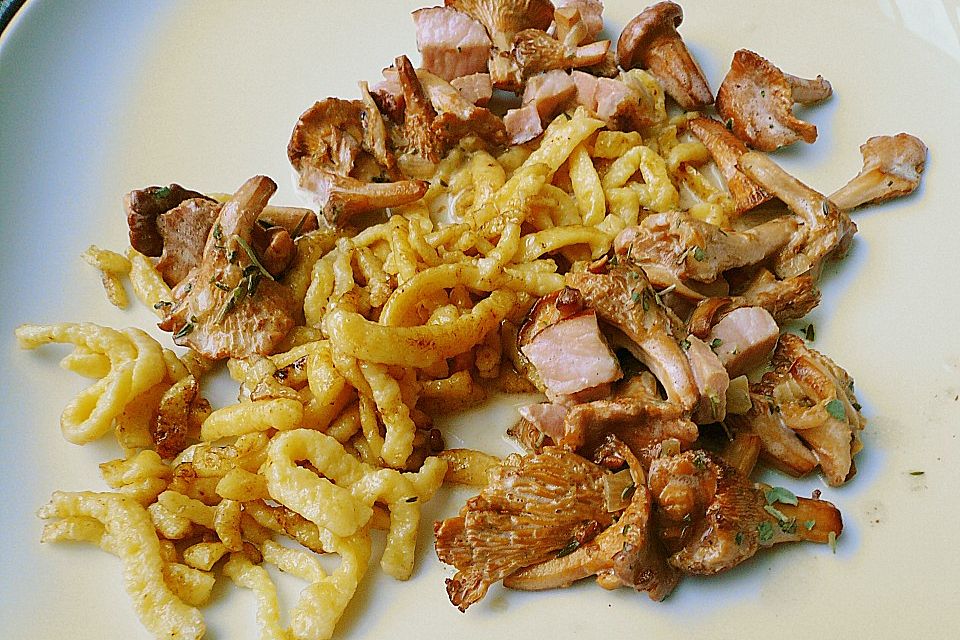 Rahm-Pfifferlinge mit Spätzle