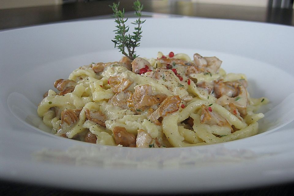 Rahm-Pfifferlinge mit Spätzle