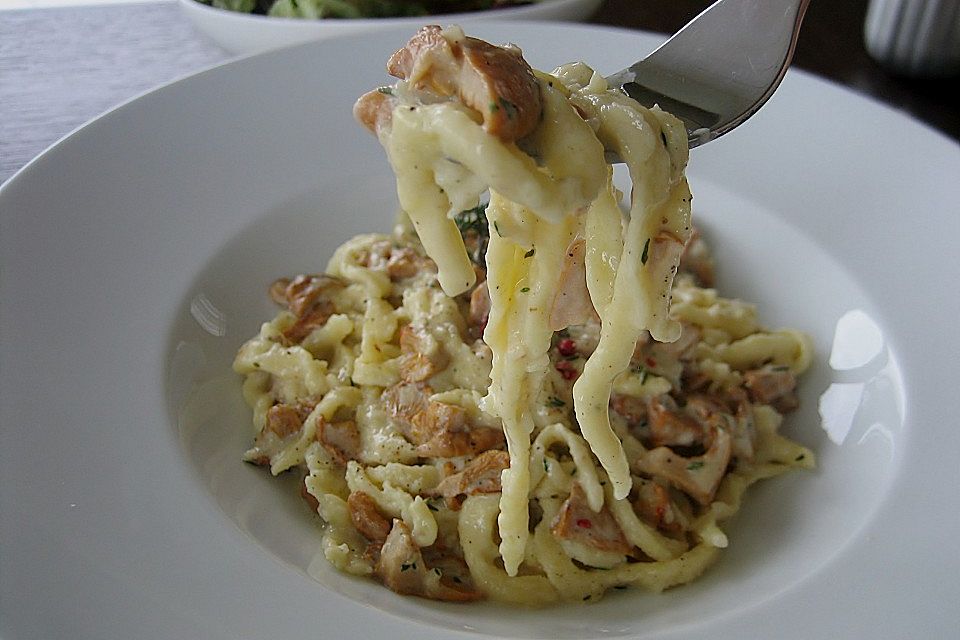 Rahm-Pfifferlinge mit Spätzle