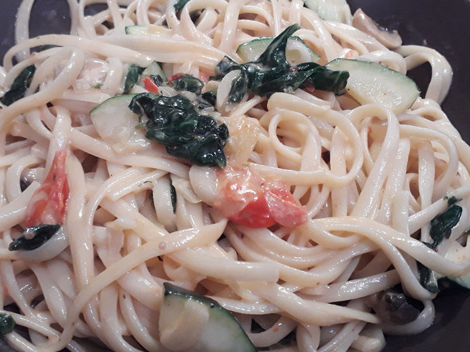 Spaghetti mit Knoblauch und gebratenem Gemüse von mu3sl33 | Chefkoch