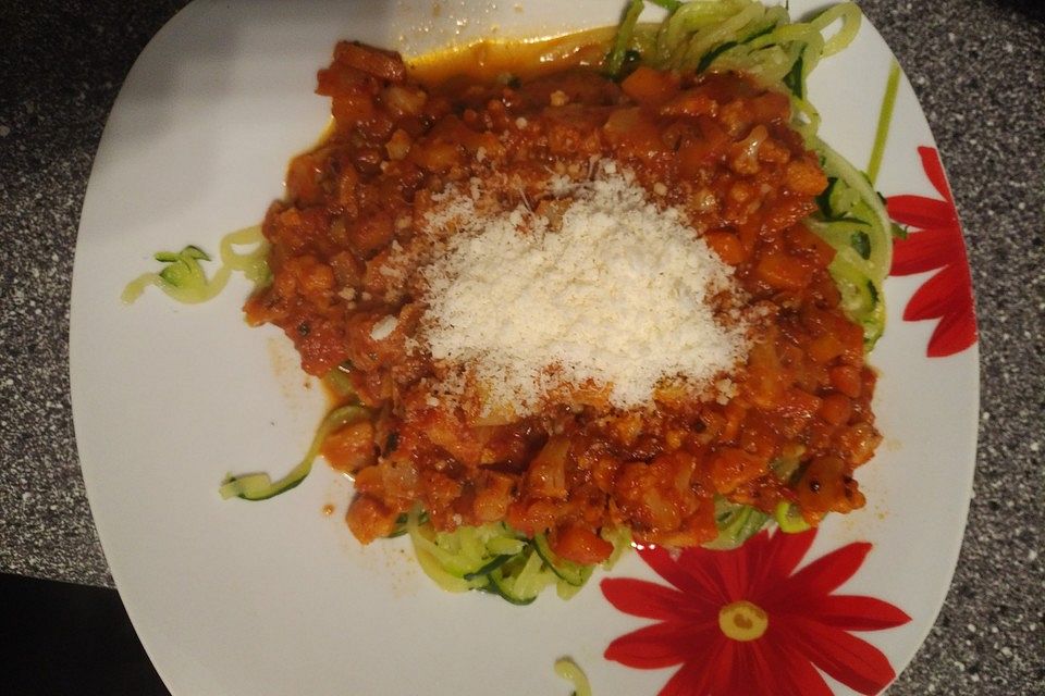 Blumenkohlbolognese mit Zucchinispaghetti