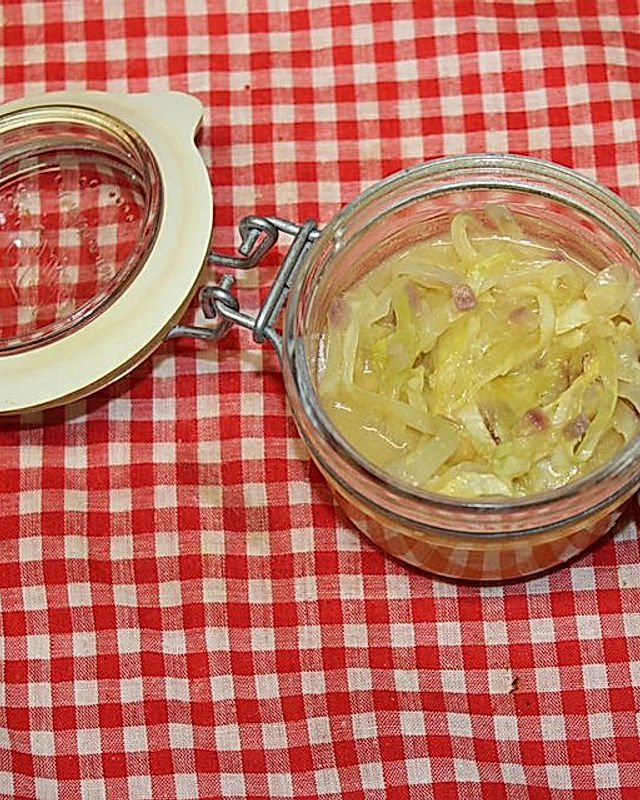 Spitzkohl im Sauerkrautsaft