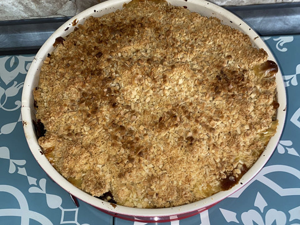 Streuselkuchen mit Marzipanboden und Apfel-Vanillepuddingfüllung von ...