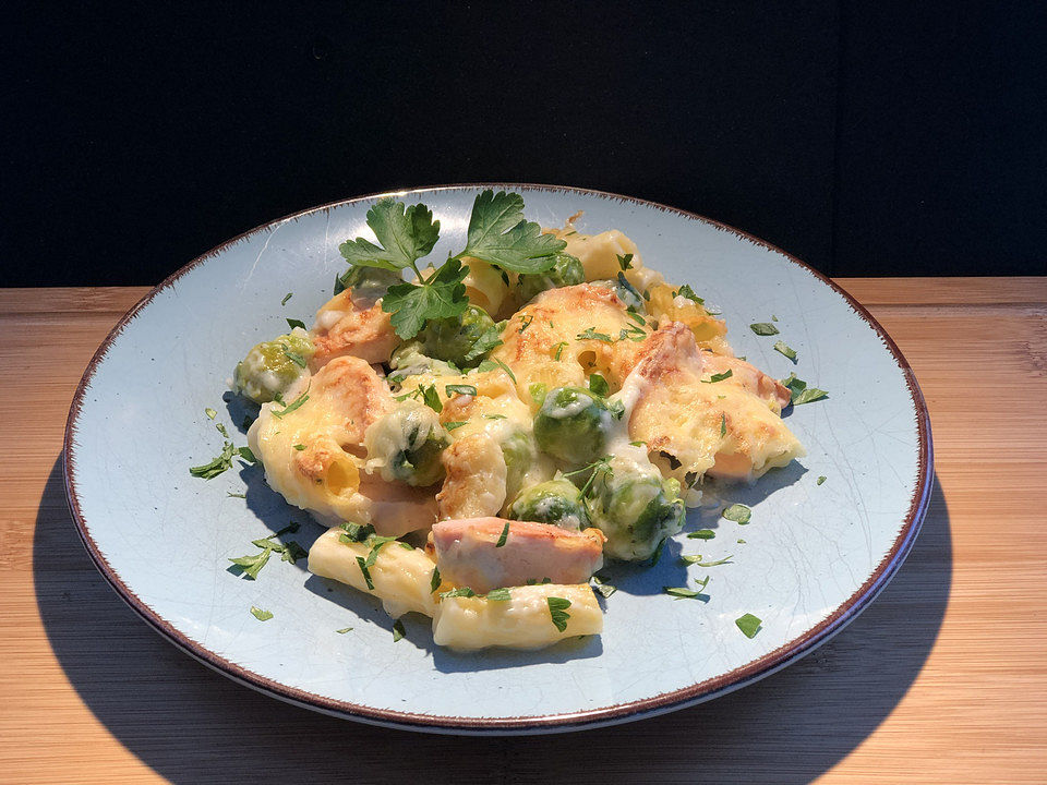Nudelauflauf mit Rosenkohl von trekneb| Chefkoch
