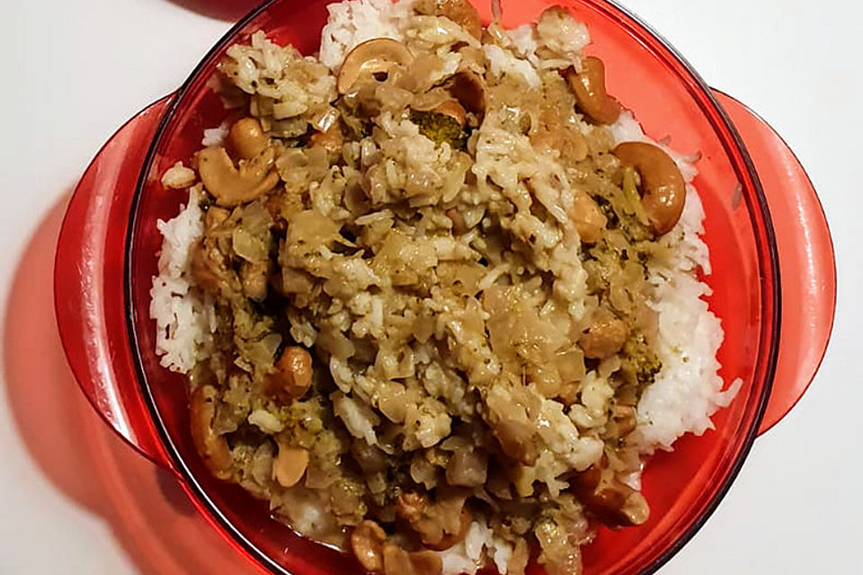 Grünes Weißkohlcurry