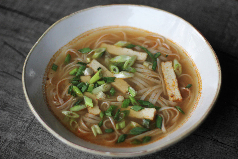 Schnelle Pho-Suppe mit Tofu