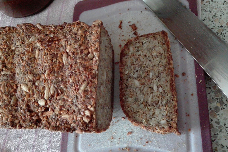 Sonnenblumenkerne-Haferflocken-Brot