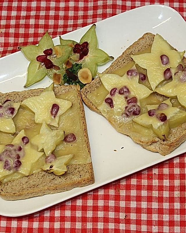 Karambole-Granatapfel-Preiselbeer-Toast