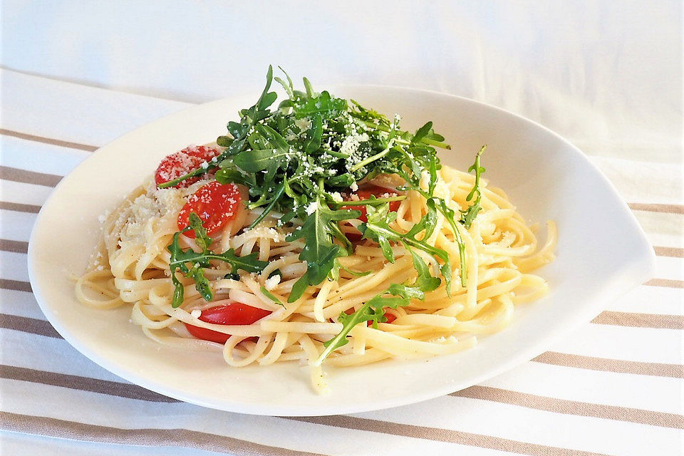 Schnelle Spaghetti mit Tomaten und Rucola