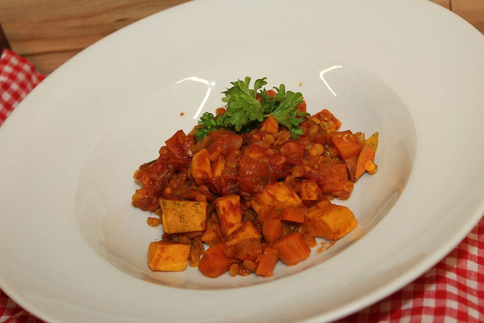 Linsencurry mit Süßkartoffeln und Möhren