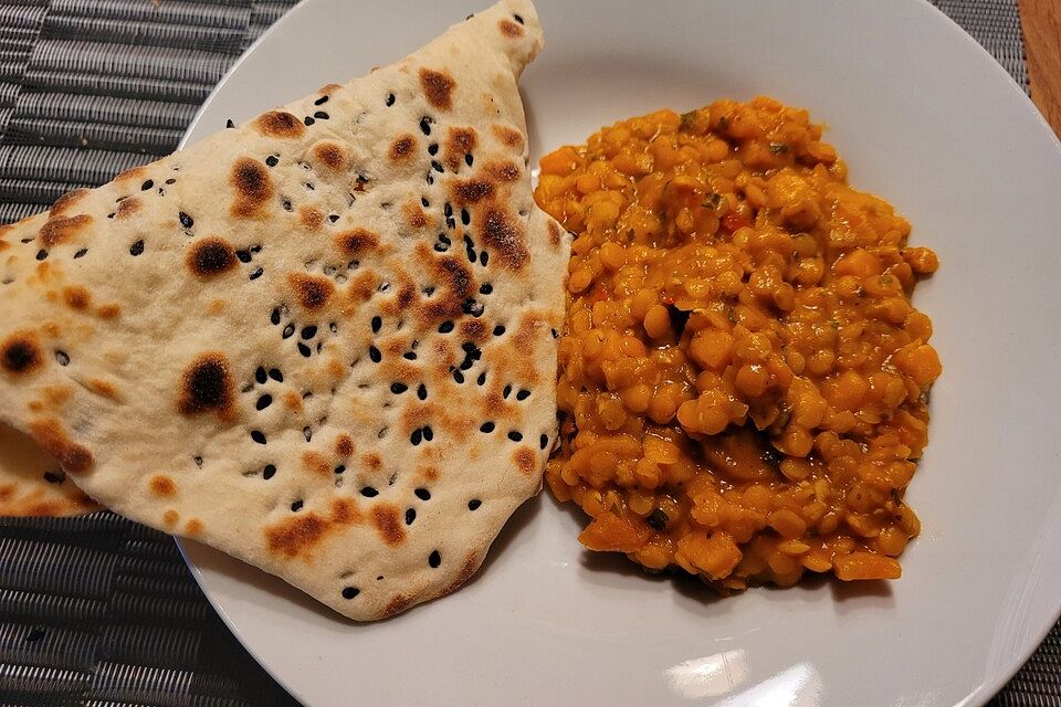 Linsencurry mit Süßkartoffeln und Möhren