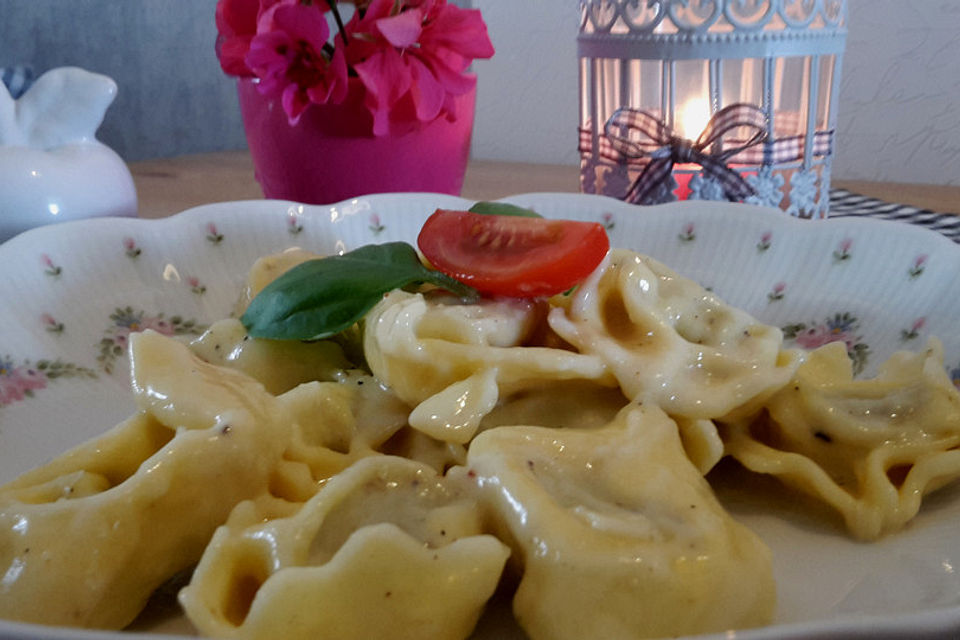 Tortellini a la panna