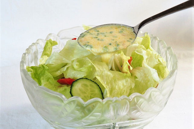 Frühlingfrisches Salatdressing mit Joghurt von trekneb| Chefkoch