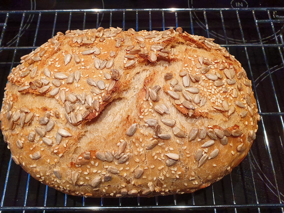 Brot mit Sonnenblumenkernen und Sesam von Beege08| Chefkoch