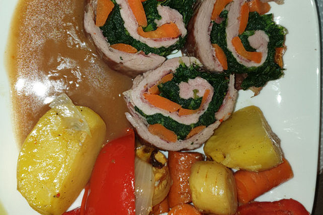 Gefüllte Schweinefiletroulade mit Gemüse von elisabeth_schober| Chefkoch