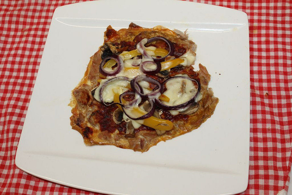 Thunfischpizza mit Gemüse