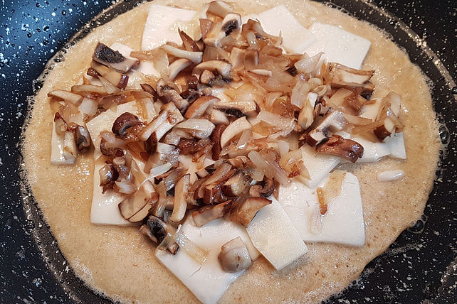 Pfannkuchen mit Käse-Champignon-Füllung von Martin_100| Chefkoch