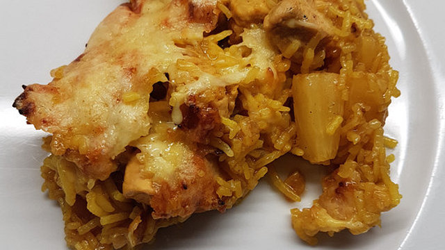 Überbackener Reisauflauf mit Hähnchenbrust, Curry und Ananas von Das ...