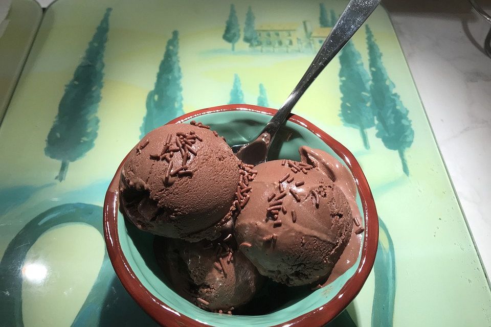 Schokoladeneis à la Mousse au Chocolat