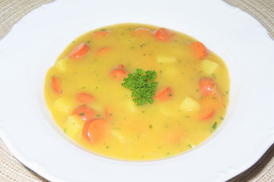 Feine Kartoffelsuppe mit Debrecziner