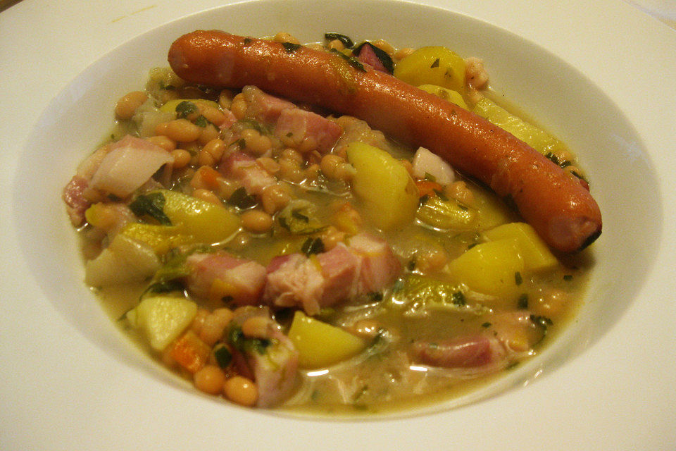 Einfache weiße Bohnensuppe