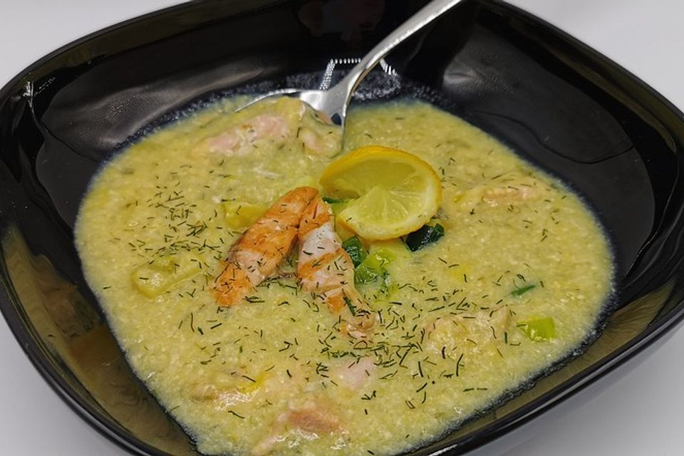 Kartoffel-Porree-Suppe mit Wildlachs