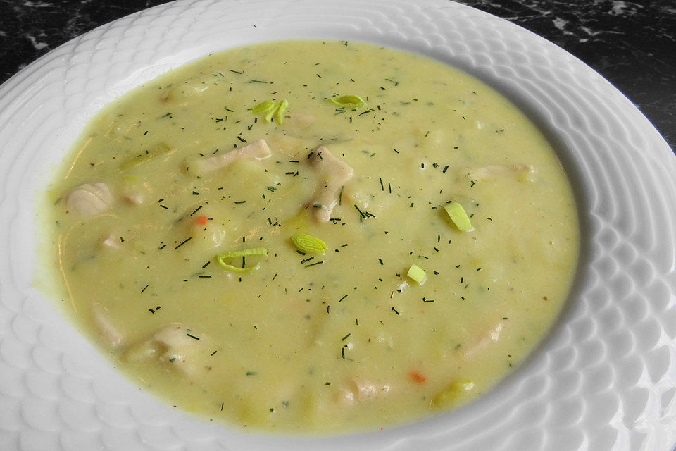 Kartoffel-Porree-Suppe mit Wildlachs