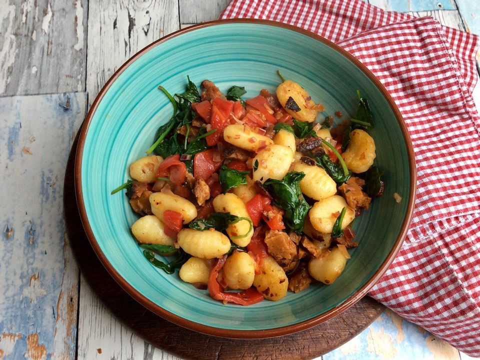 Gnocchi mit veganer Chorizo und gerösteter Paprika von energybird| Chefkoch